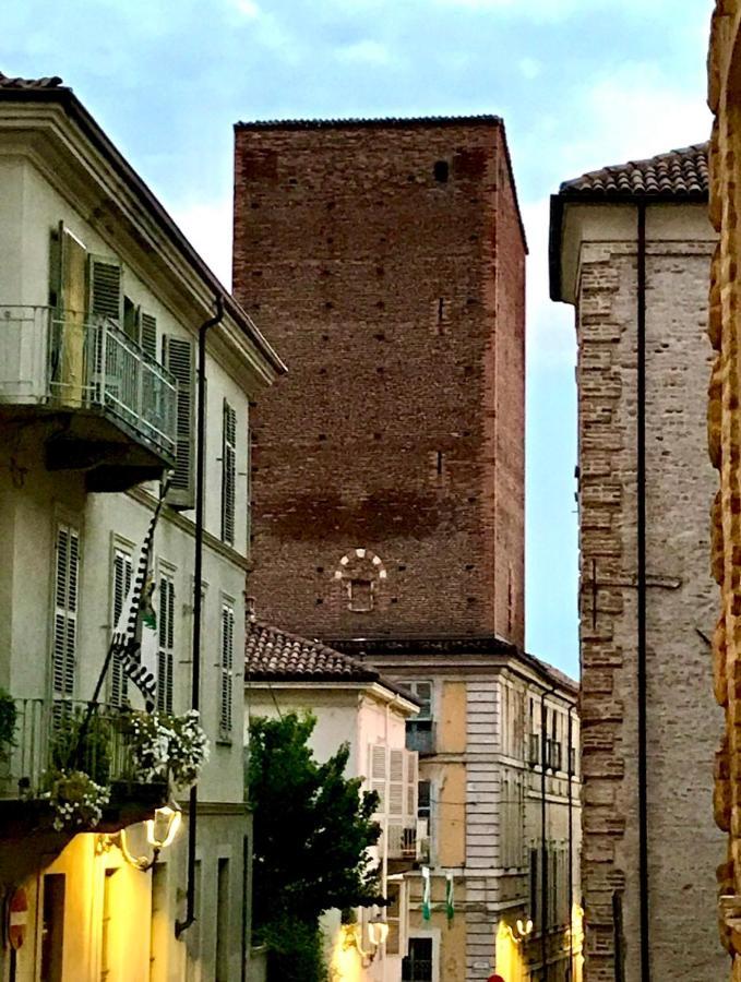Appartamento In Centro Storico "La Casa Di Cri" Asti Exterior photo