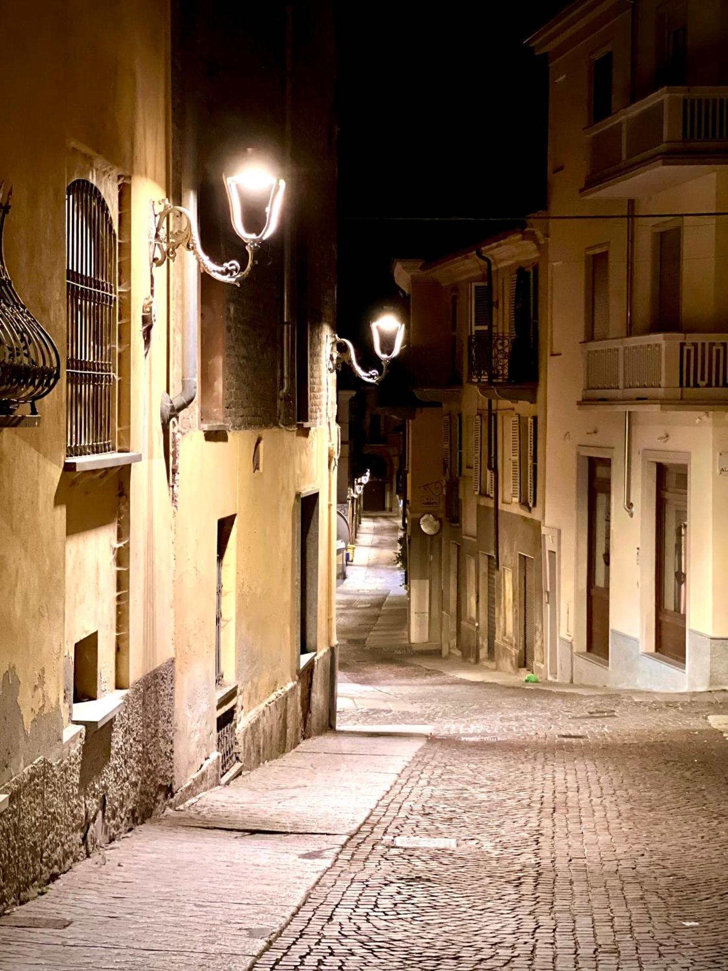 Appartamento In Centro Storico "La Casa Di Cri" Asti Exterior photo